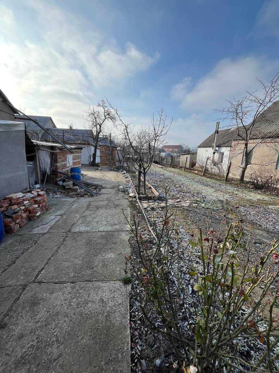Продам небольшой дом в Терновке с участком