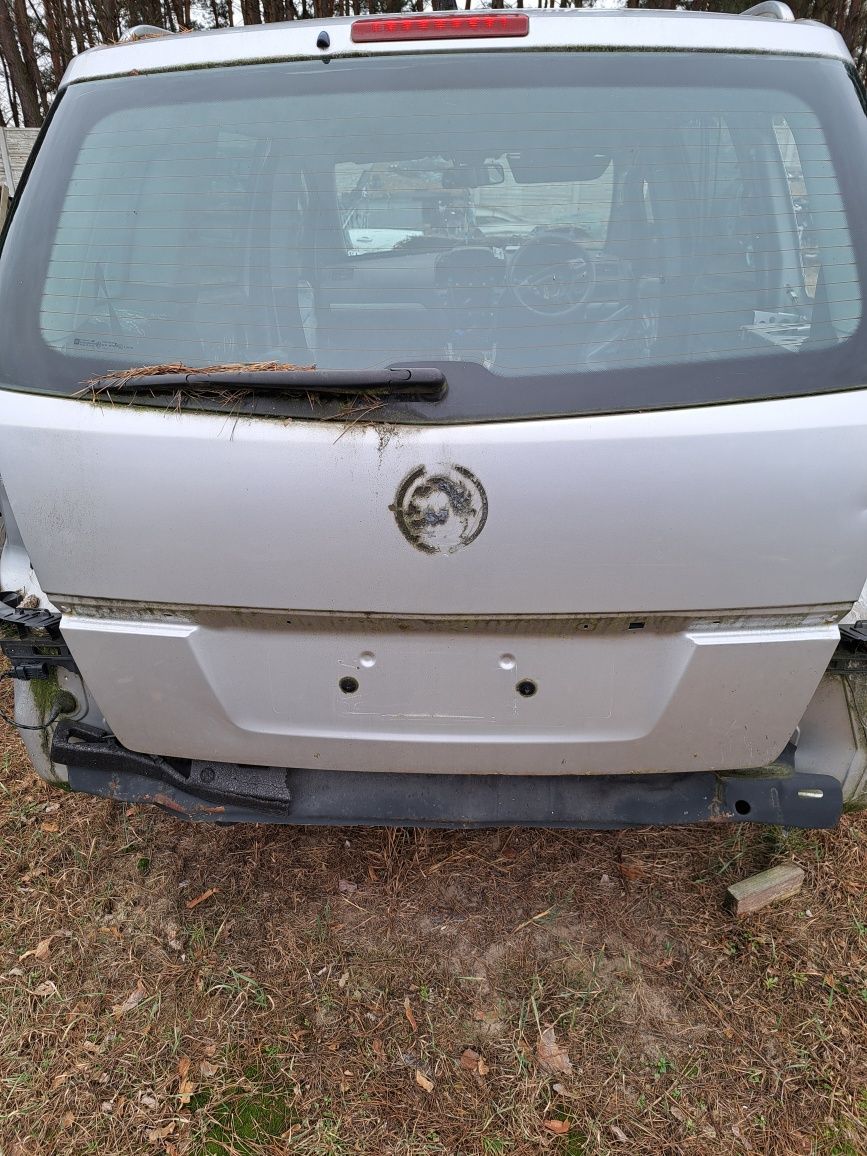 Klapa bagażnika Opel Zafira b z176