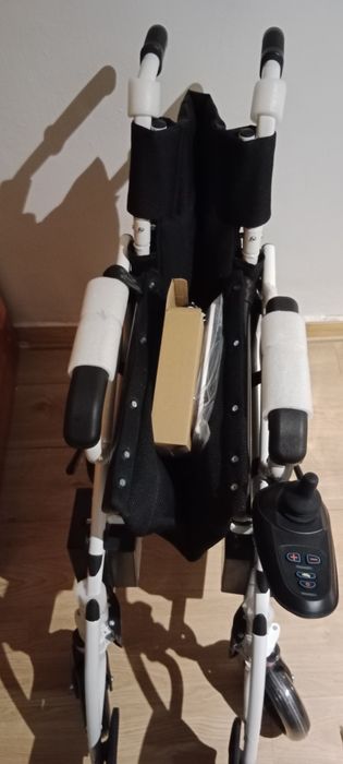 Wózek inwalidzki elektryczny