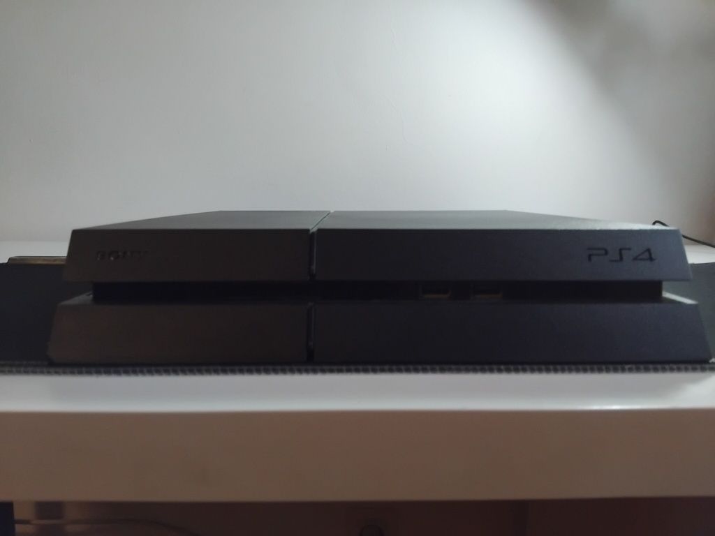 Playstation 4 em bom estado