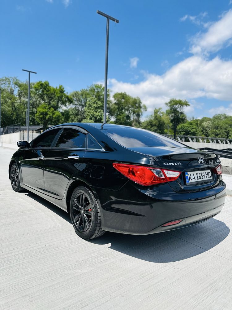 Продам Hyundai Sonata.