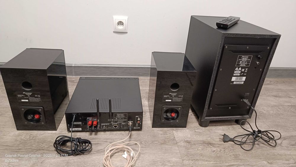 Odtwarzacz sieciowy, wieża Hi FI, Pioneer  HM 76 D