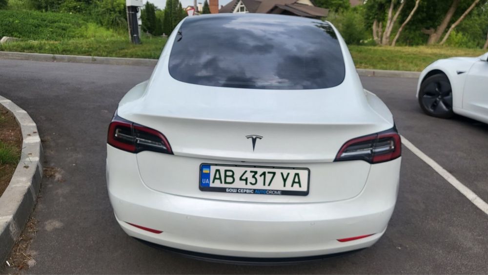 Tesla Model 3 2021