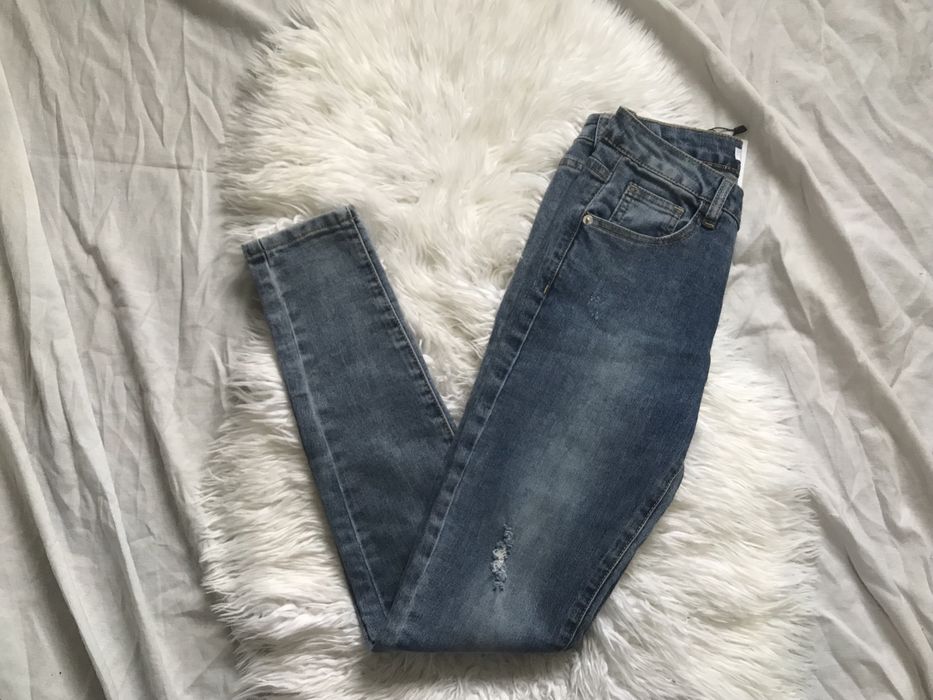 Promoção: Calças de ganga / Jeans Skinny / Slim Fit de ótima qualidade