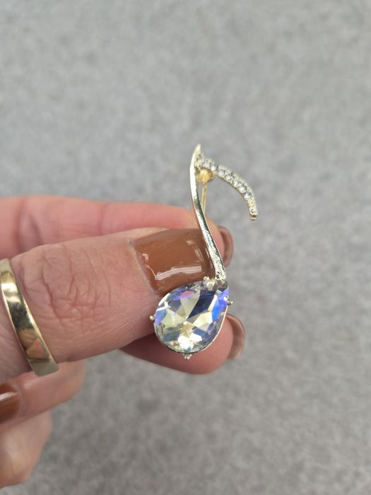 Broszka nutka delikatna