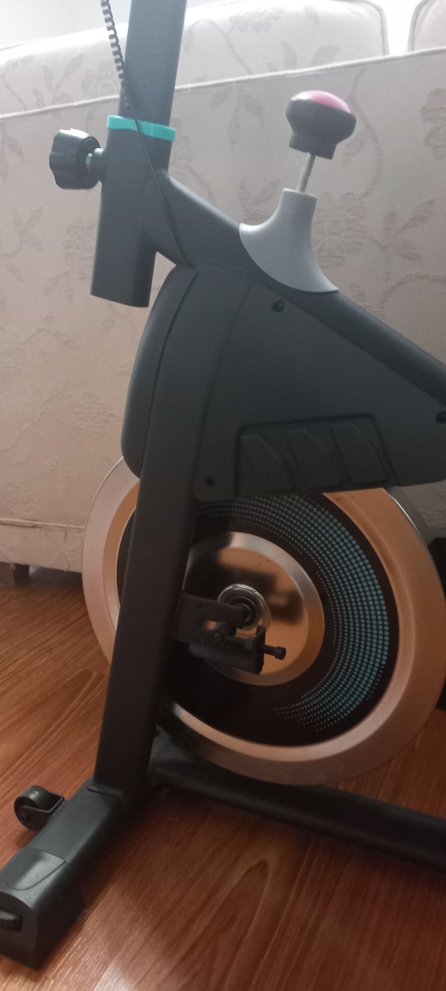 Bicicleta estática Cecotec Drumfit como nova