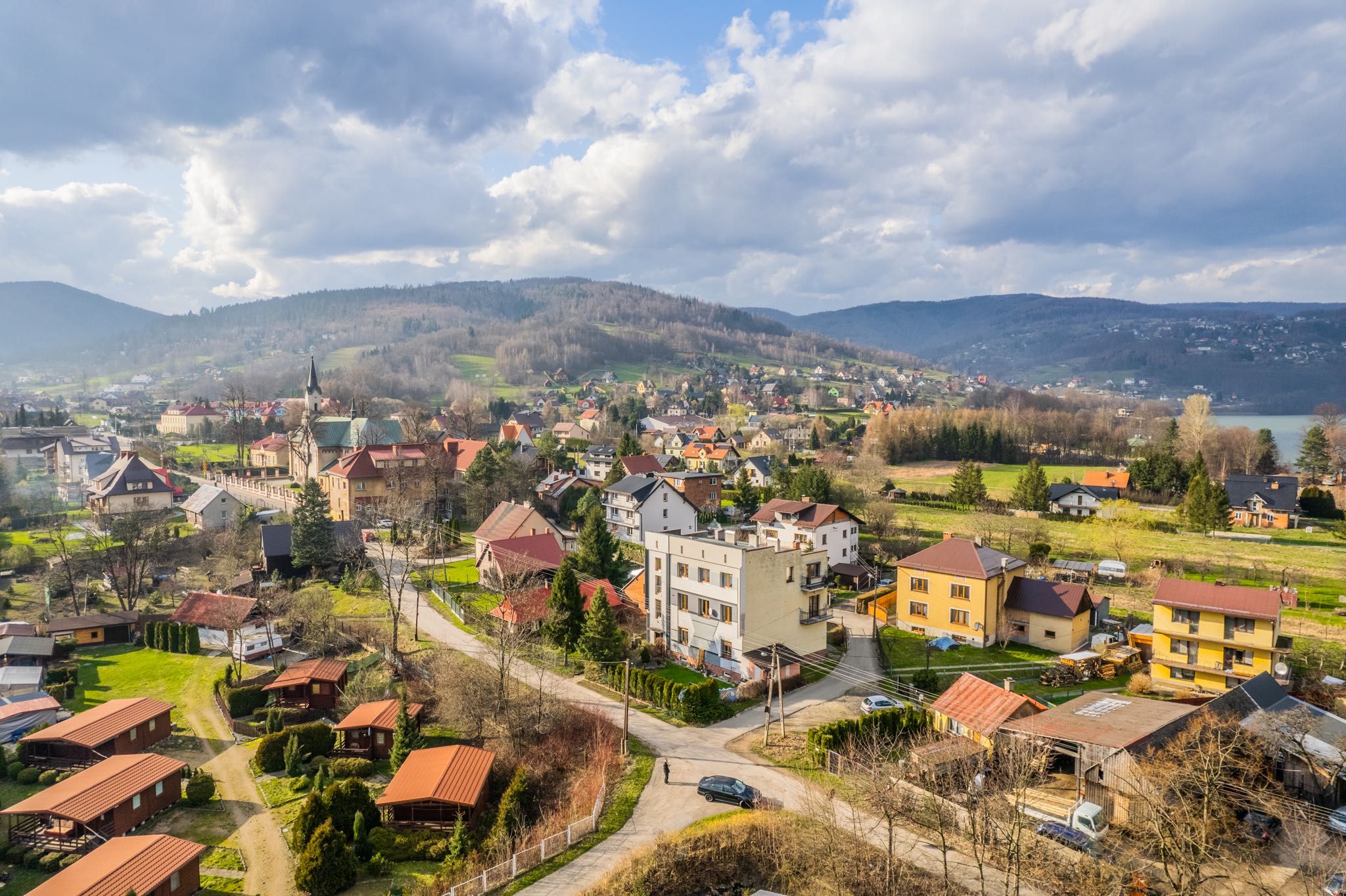 Parter domu przy Jeziorze Międzybrodzkim