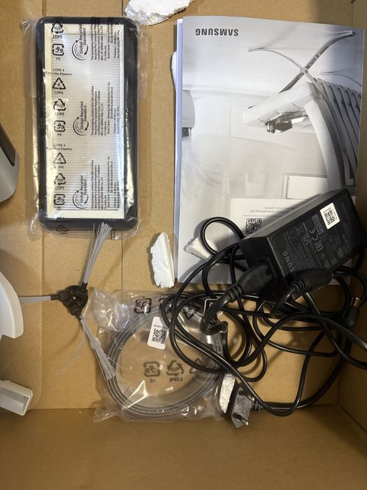 Robot sprzątający Samsung VR30T80313W biały