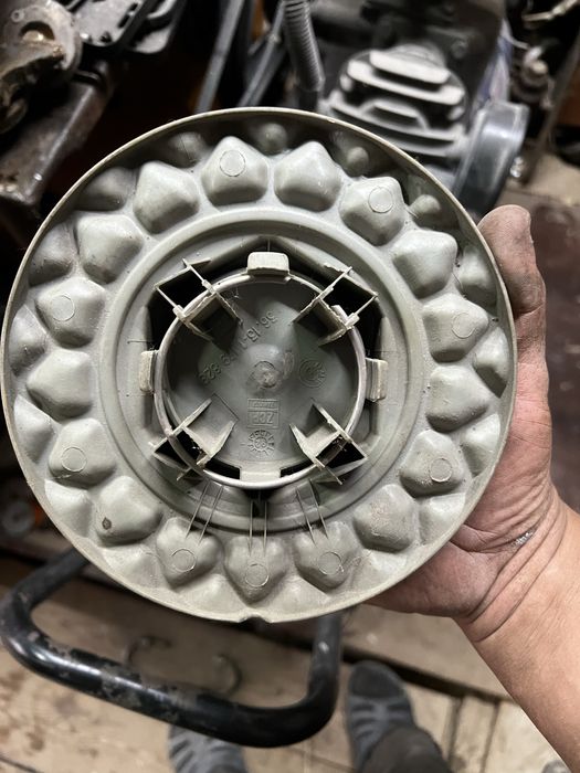 Заглушка диска бмв е34