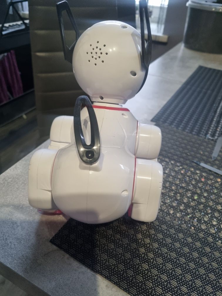 Robot piesek na baterie