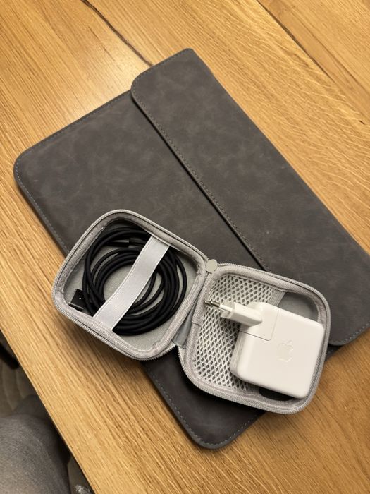 MacBook Pro 14” M3 Pro — 18 GB RAM, 512 GB SSD