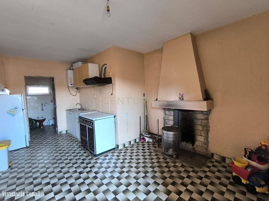 Casa para Recuperar em Bragança com Vista para a Montanha