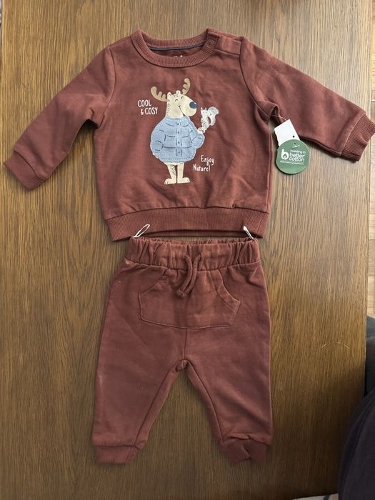 Świąteczny komplet dresowy C&A - rozmiar 68