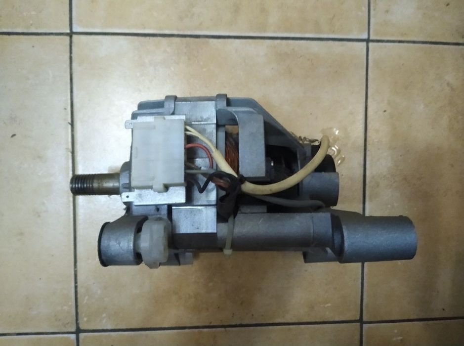 двигатель Indesco от стиральной машины Indesit