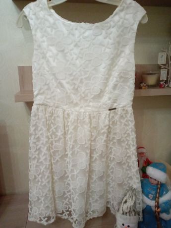 Белое платье женское М