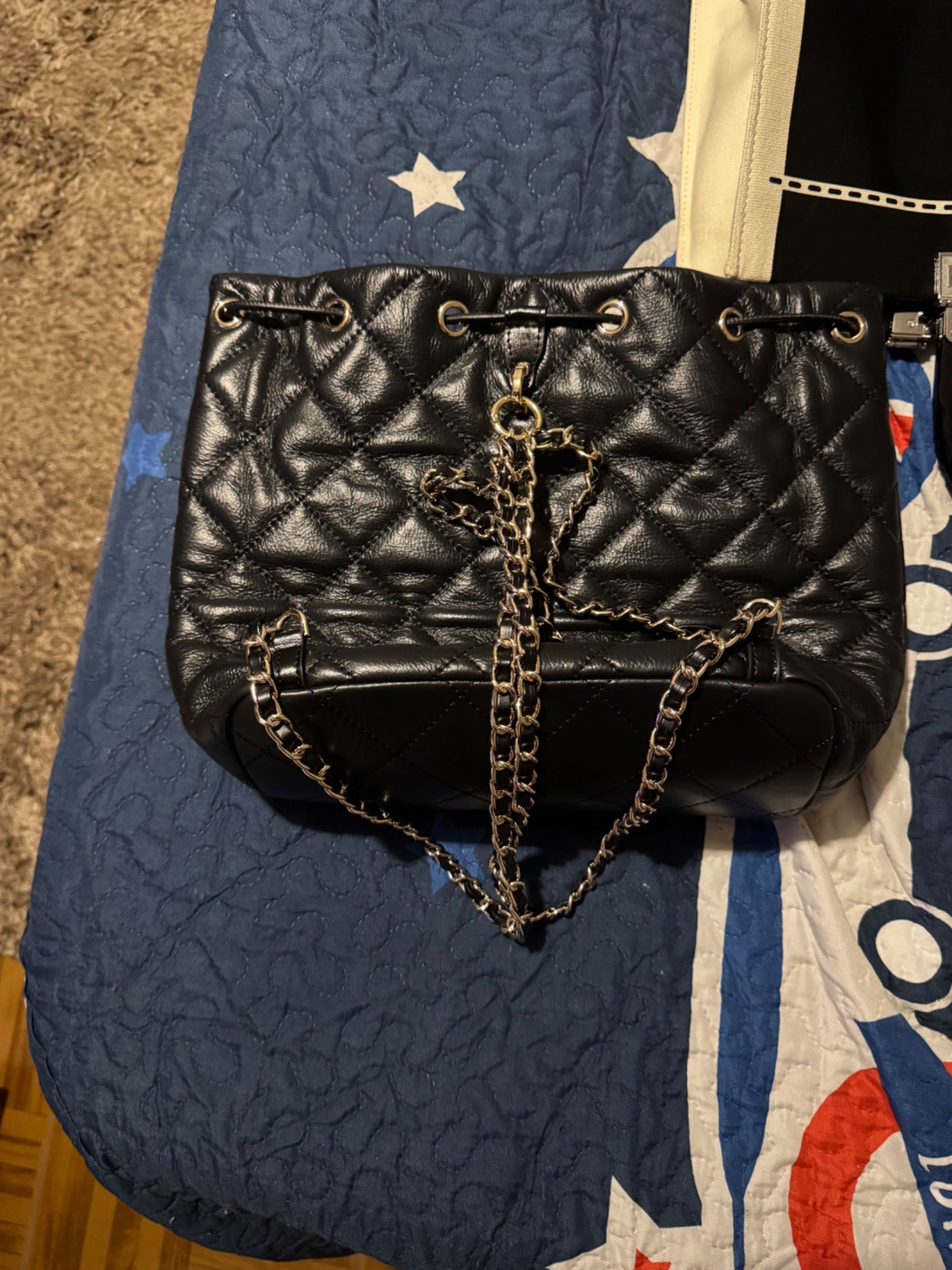 Mochila CHANEL original  como nova usadas 3 vezes