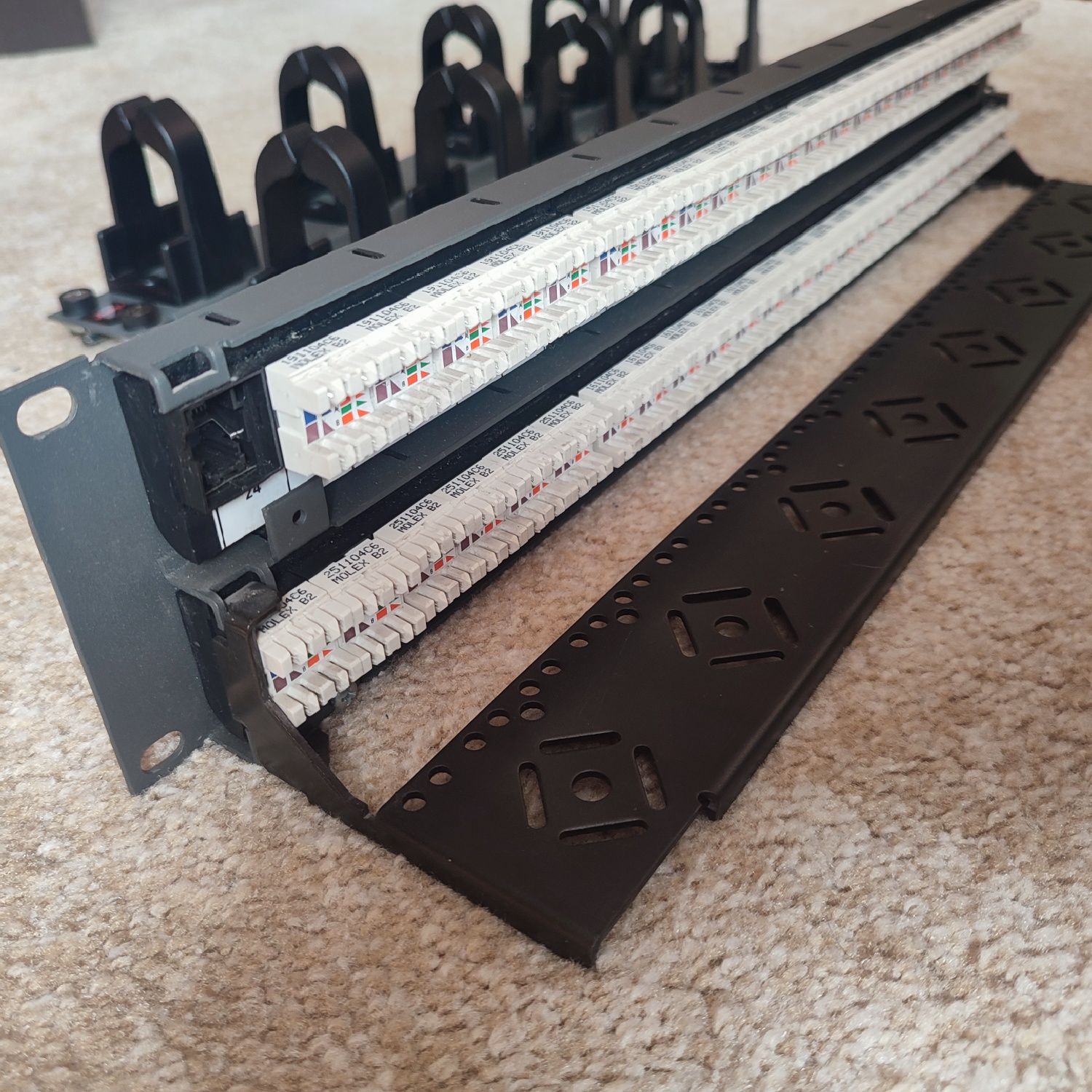 Patchpanel Molex 19" 48p + organizery