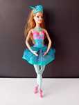 Barbie bailarina com articulações na perna