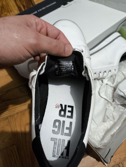 Sapatilha branca Tommy Hilfiger 42