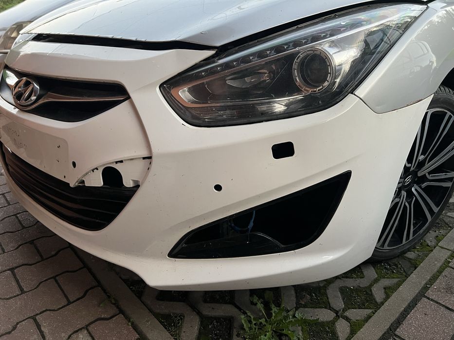 Zderzak przód Hyundai I40 przed lift Spryski Ksenon Czujniki