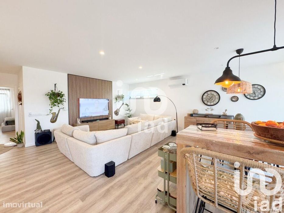 Apartamento T3 em Quelfes de 127,6 m2