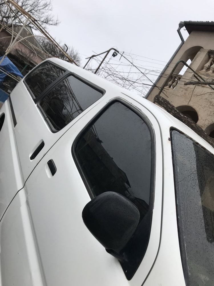 Стекла Toyota hiace 96-2012 года