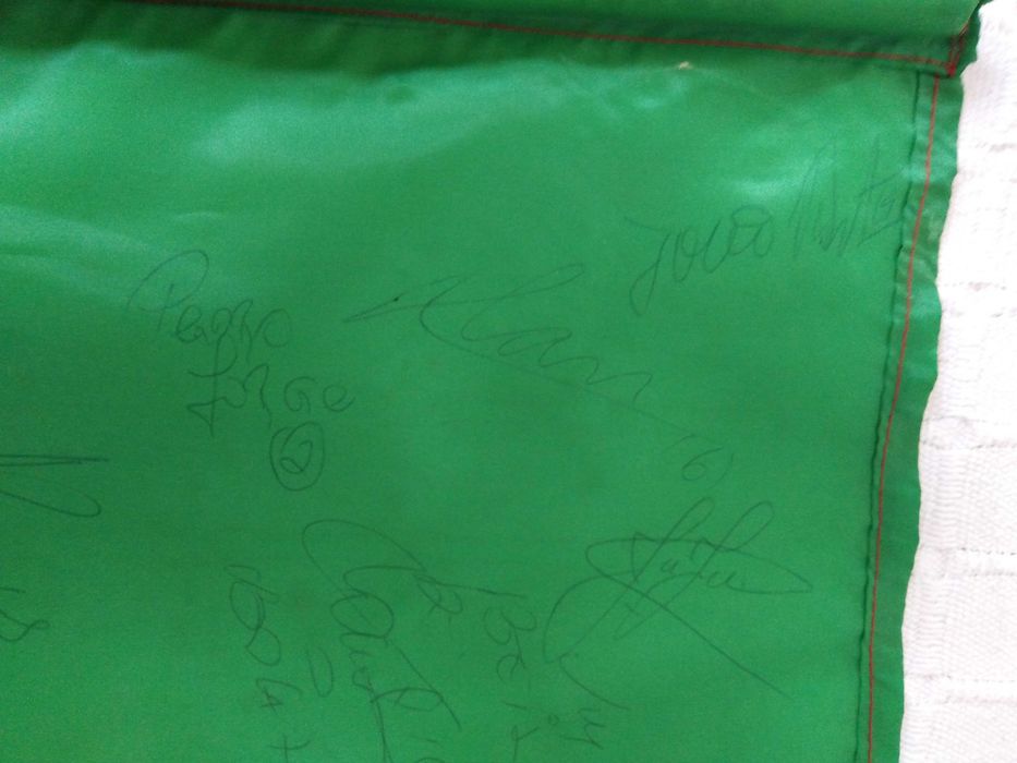 Bandeira Portuguesa Autografada Mundialito Praia 1999