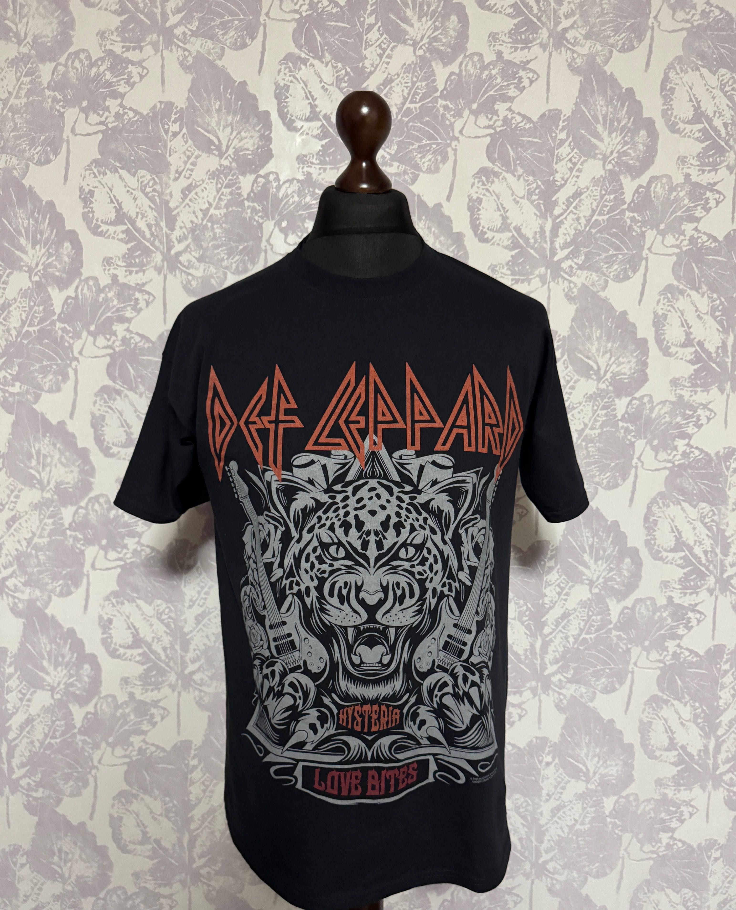 Футболка с рок символикой ,группа Def Lepard .
