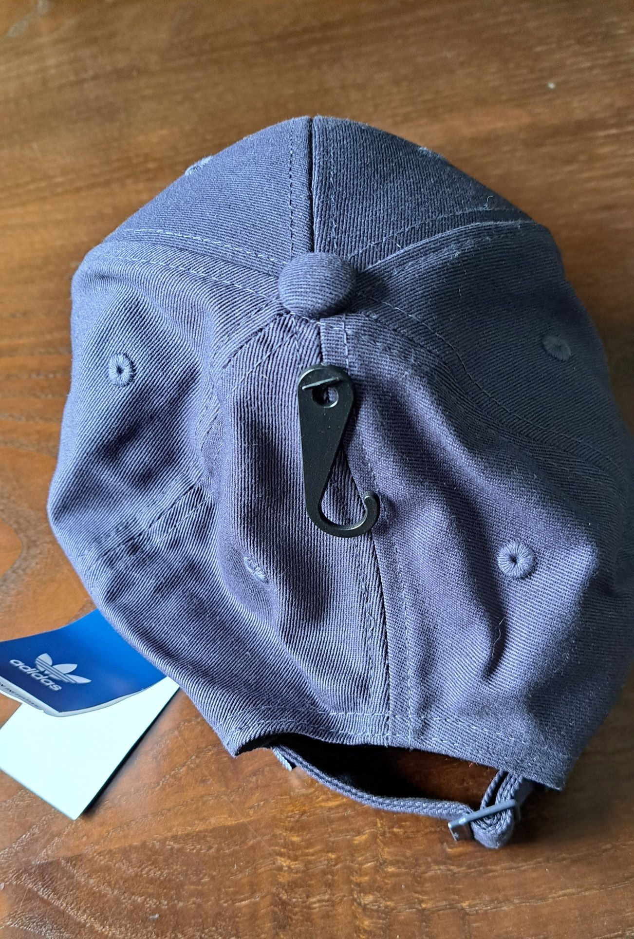 Chapéu marca Adidas - Cor azul marinho