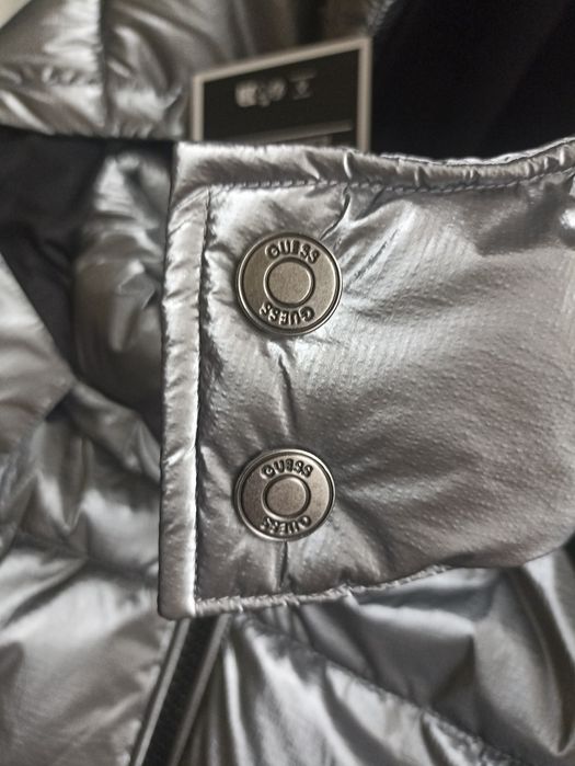 Куртка guess чоловіча розмір М