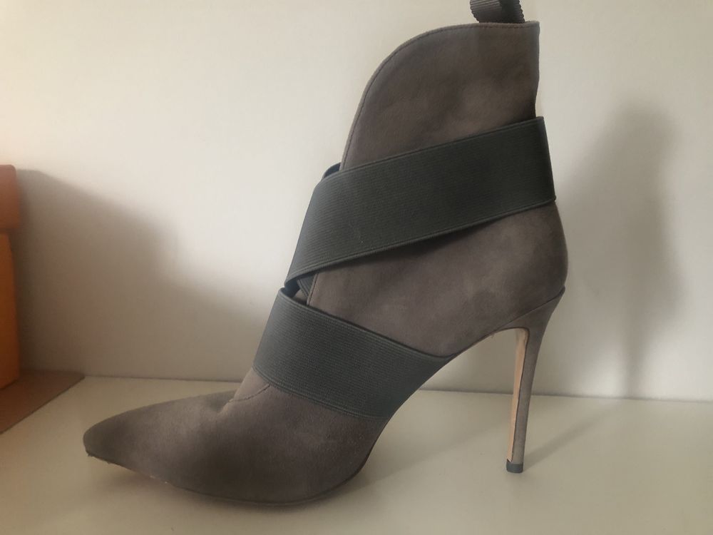 Gianvito Rossi, niwe zamszowe botki 39