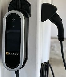 Настінний тримач для Porsche та Audi E-Tron Universal charger