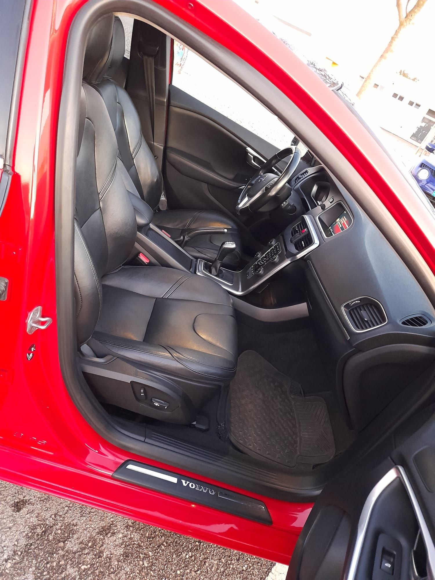Volvo V40 D4 Summum business 190
