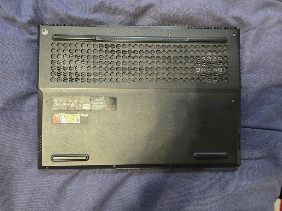 На запчастини ноутбук Lenovo Legion 5 15ACH6H (82JU0065RM)