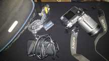 Camera  SONY DSC F707 .Cyber-shot 5.0mp