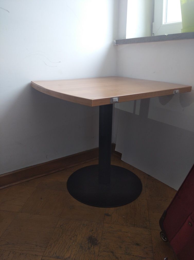 Stolik kawiarniany
