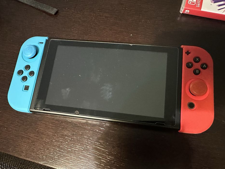 Consola Nintendo Switch completa em caixa