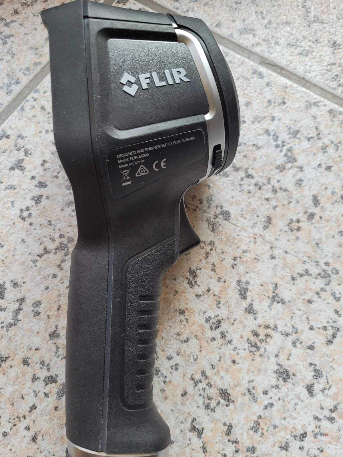 Flir E8xt - Kamera termowizyjna + miernik wilgotności ( IBF-MR40)