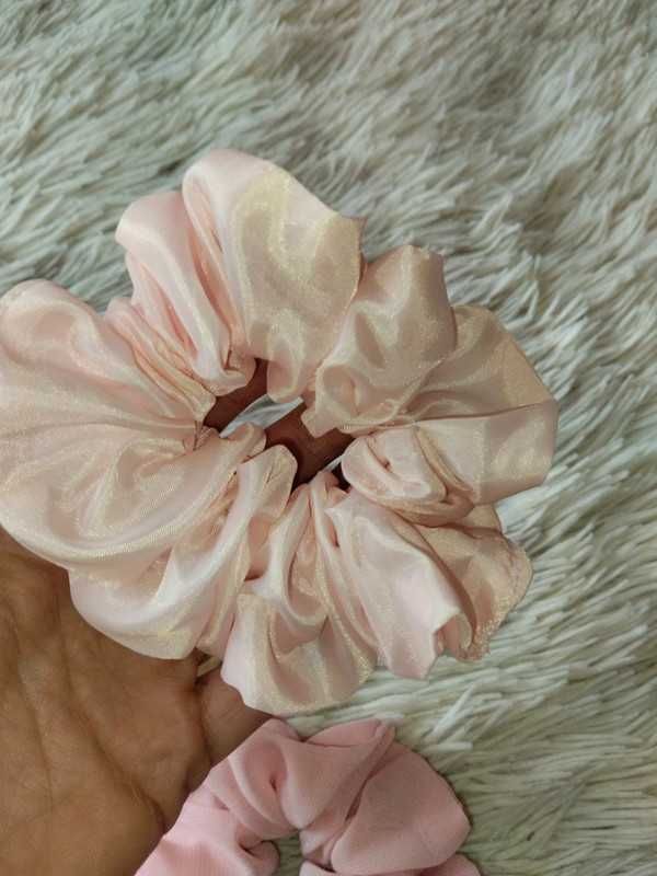 Zestaw gumek scrunchie pudrowy róż