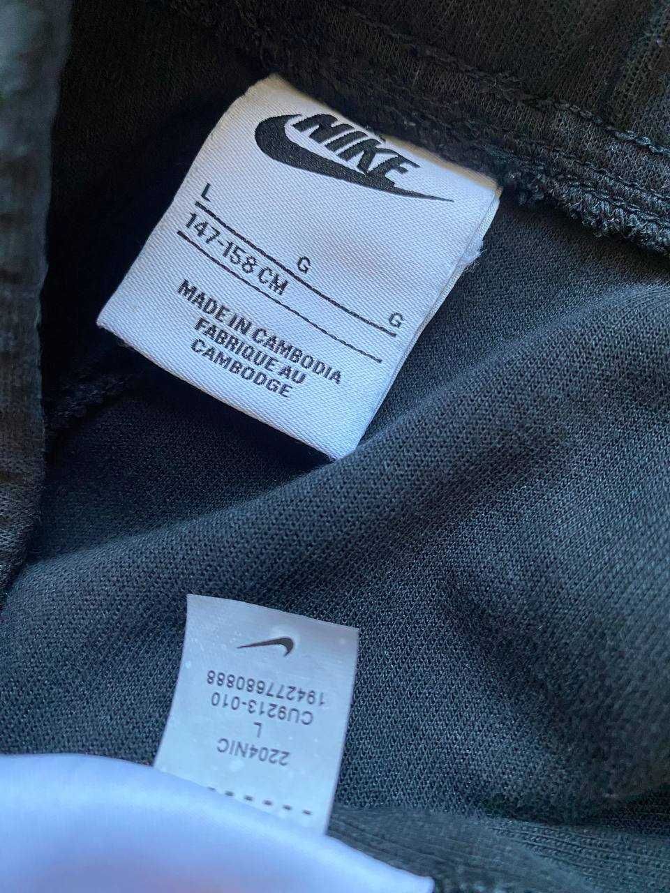 джогери NIKE Tech Fleece оригінал, на зріст 147-158см