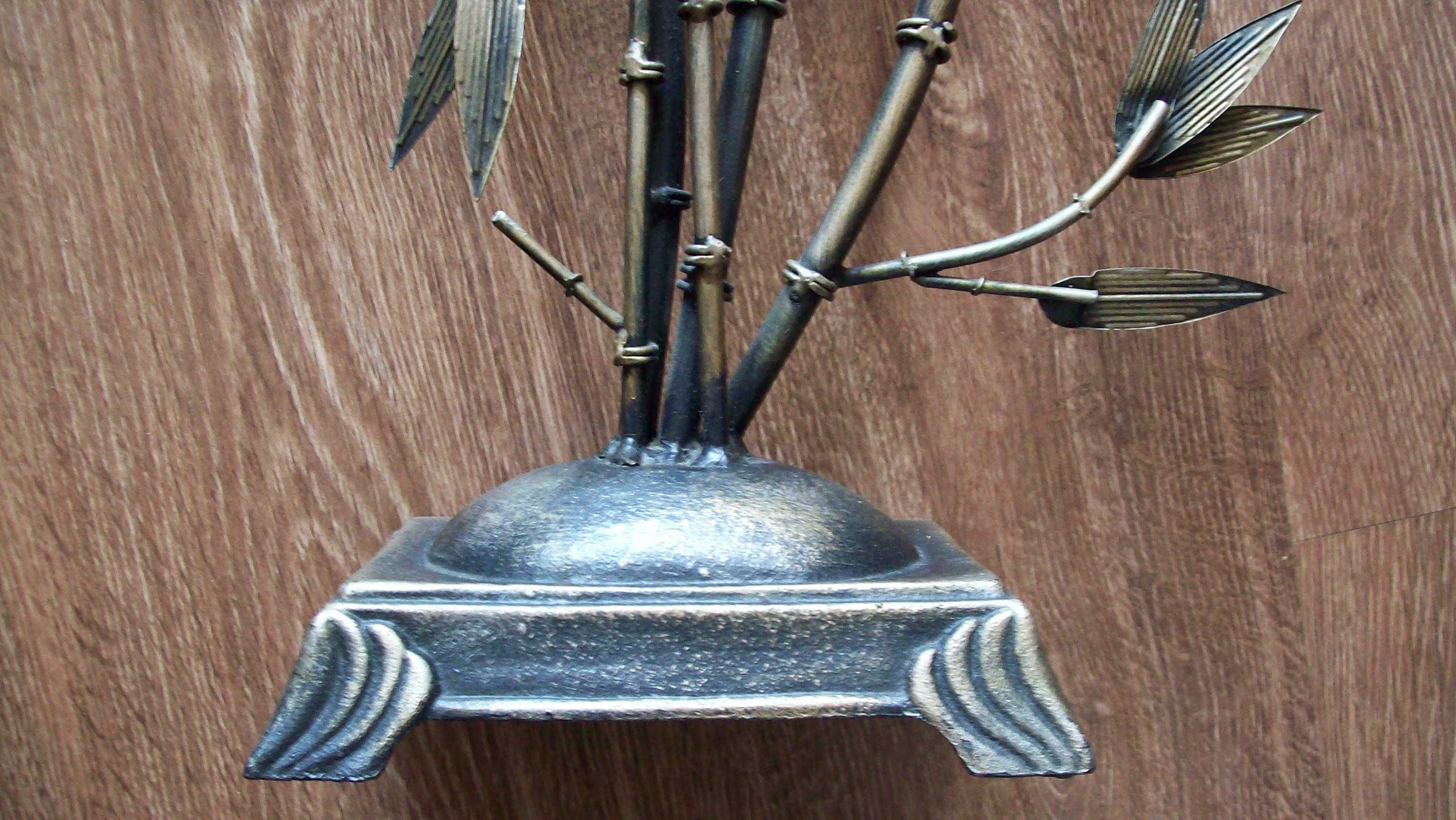 Świecznik podłogowy metaloplastyka