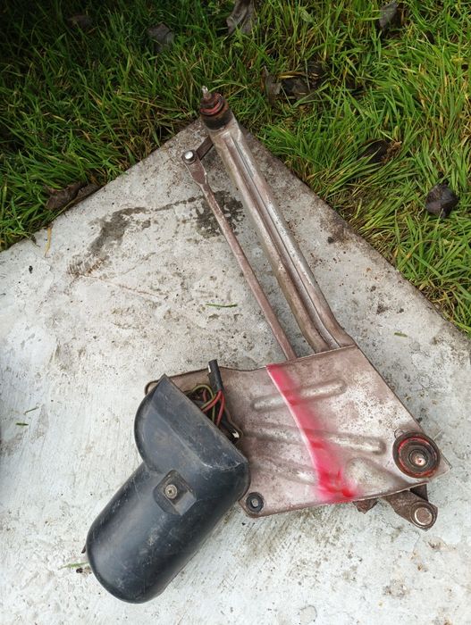 Механізм склоочисника Форд Ескорт