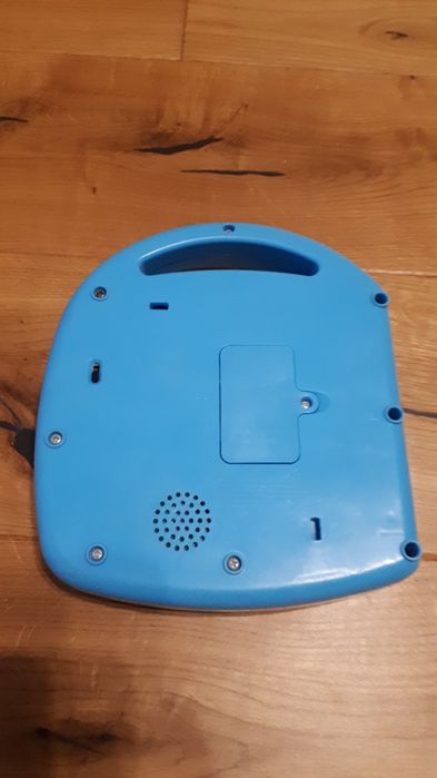 Interaktywna grająca książka z wierszykami fisher price