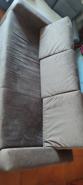 Sofá 3 Lugares Marrom – Super Confortável e em Excelente Estado!