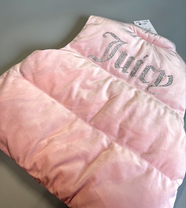 Рожева велюрова жилетка Juicy Couture оригінал розмір S нова дефект