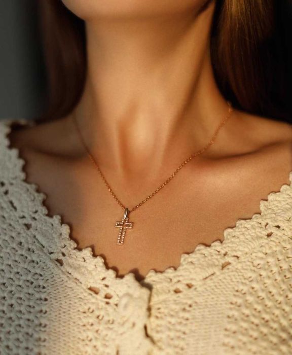 Різноманітні, срібні вироби в позолоті та з золотими пластинами