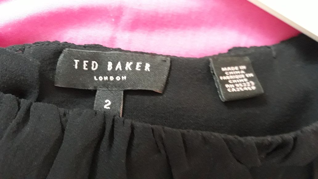 Czarna sukienka Ted Baker
