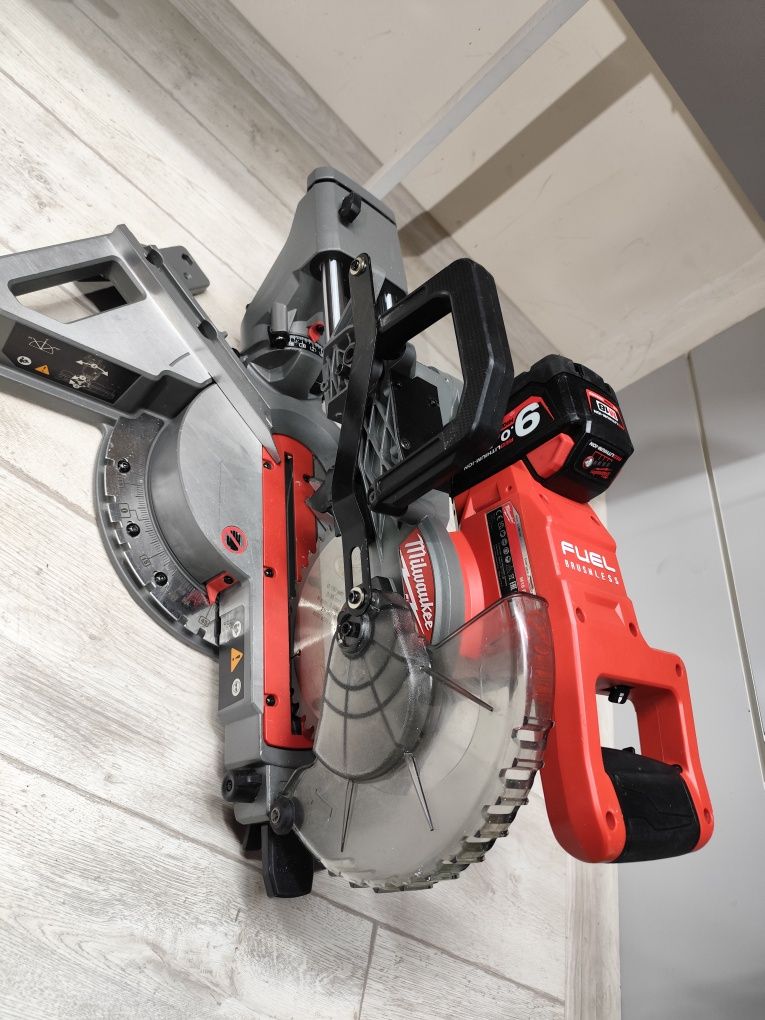 Milwaukee M18 FMS 190 безщіткова акумуляторна торцовка Мілвоке оригіна