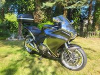 Sprzedam motocykl Honda VFR 1200 F