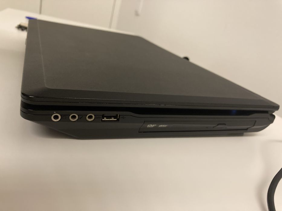 Portatil Clevo w150er